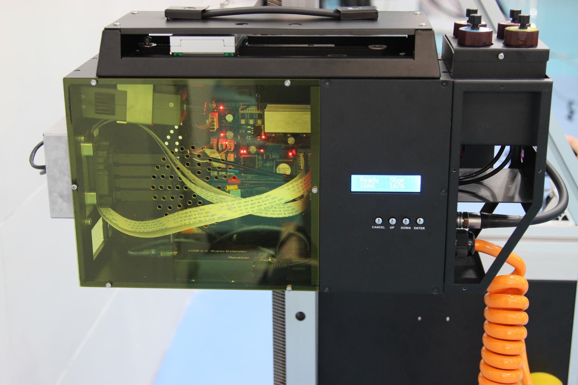 Vertiq Vertiq Nova uv wall & floor printer — close-up detail view 2