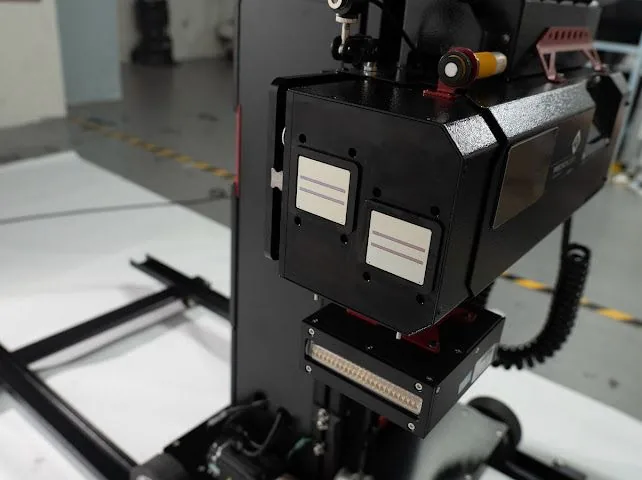 Vertiq Hypermural X uv wall printer — close-up detail view 2